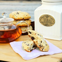 Cream Scones with Chocolate Chunks - Recipe photo by secondbreakfast