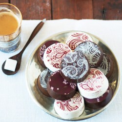 Chocolate Covered Oreos - Recipe photo by ChewTown