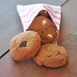 Triple Chocolate Cookies - Recipe photo by betiarellano