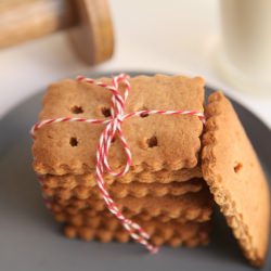 Graham Crackers. - Recipe photo by pici e castagne