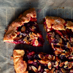 Rustic Plum Tart - Recipe photo by Kas