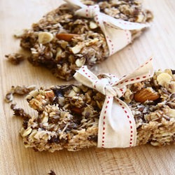 Coconut and Chocolate Granola Bars - Recipe photo by maral.lavida