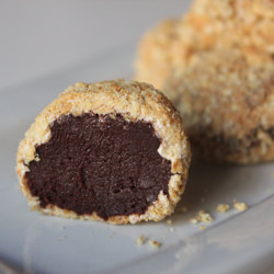 S'mores Truffles - Recipe photo by 3pastriesaday