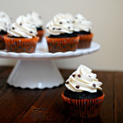 Cookie dough stuffed cupcakes - Recipe photo by evabakes