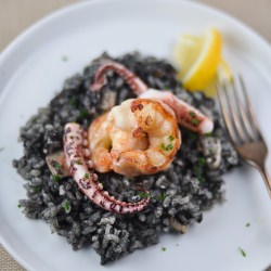 Paella Negra - Recipe photo by Trissalicious