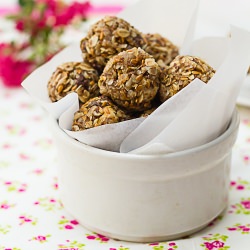 No Bake Energy Balls - Recipe photo by redchillies