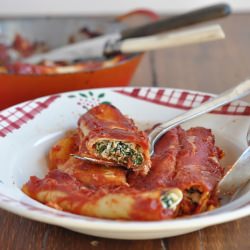 Cannelloni with brocciu and beet - Recipe photo by argone