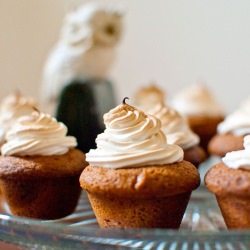 Bubbling Butterbeer Blondie Bites - Recipe photo by slimpickinskitchen