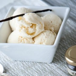 Vanilla ice cream - Recipe photo by bundaridha