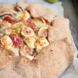 Galette with Figs and Goat Cheese - Recipe photo by pici e castagne