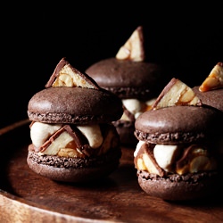 Snickers Macaron - Recipe photo by BakersRoyale