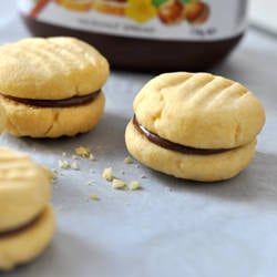 Nutella Yo-yos - Recipe photo by droolfactor