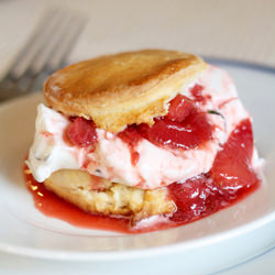 Strawberry Shortcake - Recipe photo by heoyeahyum