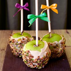 White Chocolate & Pistachio Apples - Recipe photo by myvegancookbook