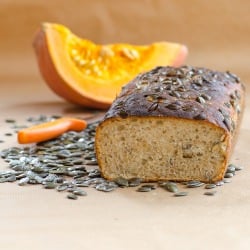 Bread with Pumpkin Seeds - Recipe photo by Proven Kitchen