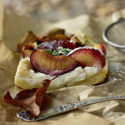 Cake with Thyme, Apples and Plums - Recipe photo by Hermina