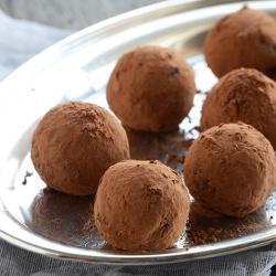 {Superfood} Spiced Autumn Truffles - Recipe photo by AnEdibleMosaic