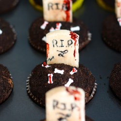Creepy Graveyard Cupcakes - Recipe photo by Linebinevaskemaskine