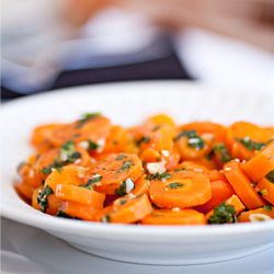 Carrot and Coriander Salad - Recipe photo by gasparzinha