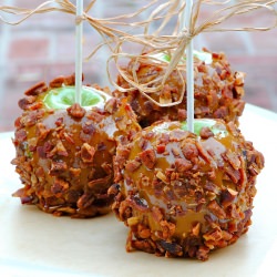 Chipotle Bacon Pecan Caramel Apples - Recipe photo by julesfood