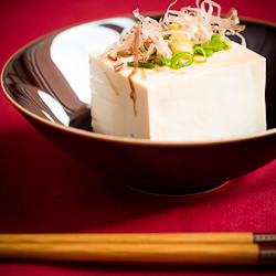 Hiyayakko | Japanese Cold Tofu - Recipe photo by bebe love okazu