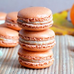 Pumpkin Pie Macarons - Recipe photo by butterchantilly