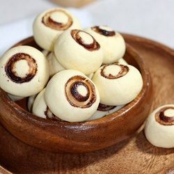 Sweet Button Mushrooms - Recipe photo by Nada