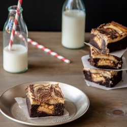 Snickers Cheesecake Brownies - Recipe photo by delicieux