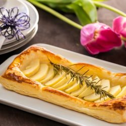 Easy Apple Pie - Recipe photo by Just One Cookbook