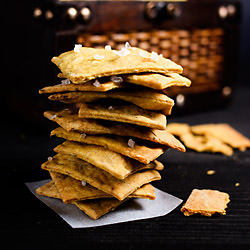 Vegan Crackers - Recipe photo by SpicieFoodie