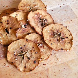 Sweet & Spicy Apple Chips - Recipe photo by AmandasApron