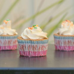 Gluten-Free Cardamom Cupcake - Recipe photo by Mary-Yums