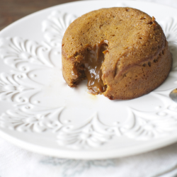 Dulce de Leche Lava Cake - Recipe photo by Pilarh