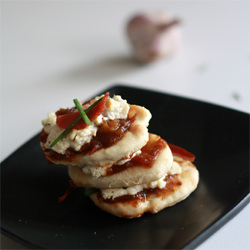Mini Pizzas - Recipe photo by heoyeahyum