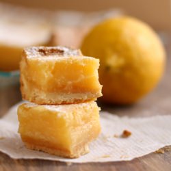 Lemon Bars - Recipe photo by Lolah