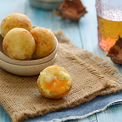 Cheese-Filled Cassava Balls - Recipe photo by Tia Clara - DominicanCooking