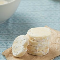 Lemon Meltaways - Recipe photo by Trossets de Cuina