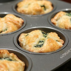 Spinach Puffs - Recipe photo by dawnkl