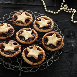 Star Topped Mince Pies - Recipe photo by openbook
