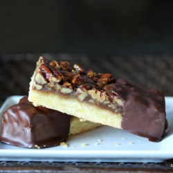 Chocolaty Pecan Bars - Recipe photo by Soffia Wardy