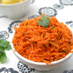 Moroccan Raw Carrot Salad - Recipe photo by panning the globe