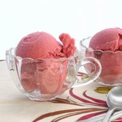 Vegan Hibiscus Ice Cream - Recipe photo by laurafriendly