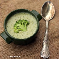 Broccoli Cheese Soup - Recipe photo by ficoeuva