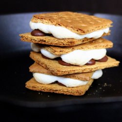 Ultimate Oven S'mores - Recipe photo by smallkitchenchronicles