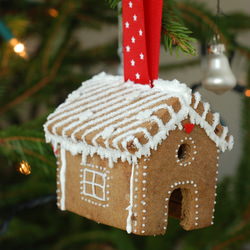 Gingerbread House Tree Ornaments - Recipe photo by craftstorming