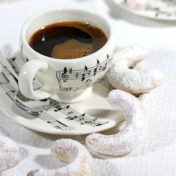 Vanilla Crescents - Recipe photo by Nada