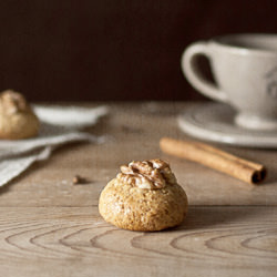 Honey Cookies - Recipe photo by bakenoir
