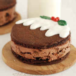 Xmas Ice Cream Cookie Sandwich - Recipe photo by craftstorming
