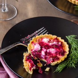 Beetroot & Goats Cheese Tarts - Recipe photo by delicieux