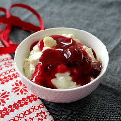 Rice Pudding with Cherry Sauce - Recipe photo by Ellevild Madblog